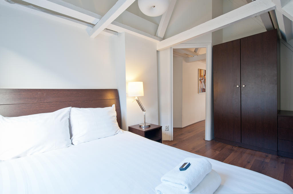 Rembrandtplein Apartment Suites Amsterdam Bagian luar foto